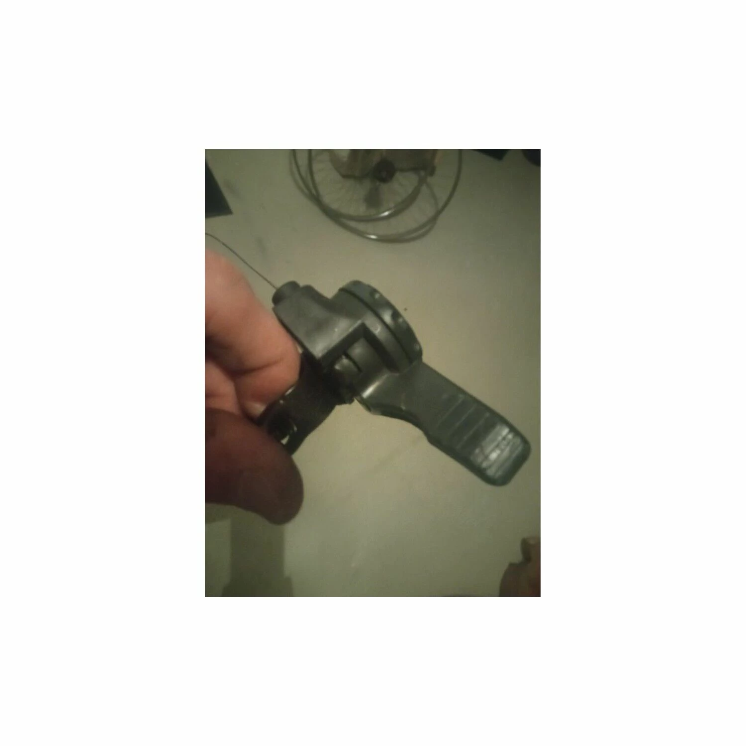 Commandes De Vitesses / Shifters Shimano 4 Commandes De Vitesses / Shifters Shimano – Image 2