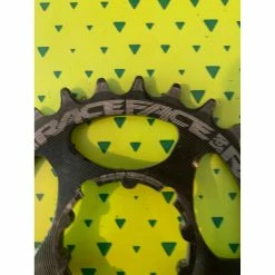 Plateau Race Face 9 Plateau Race Face -Specialized Soldes mono plateau race face 26dents 2