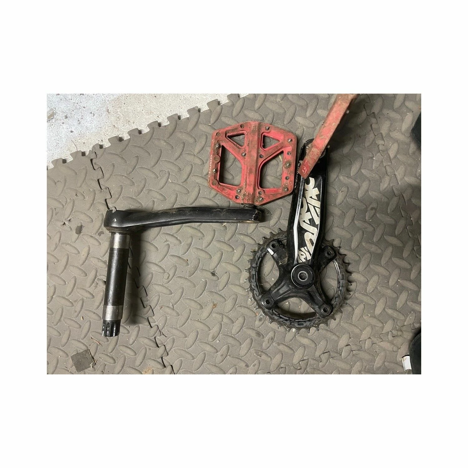 Pédalier Race Face 3 Pédalier Race Face