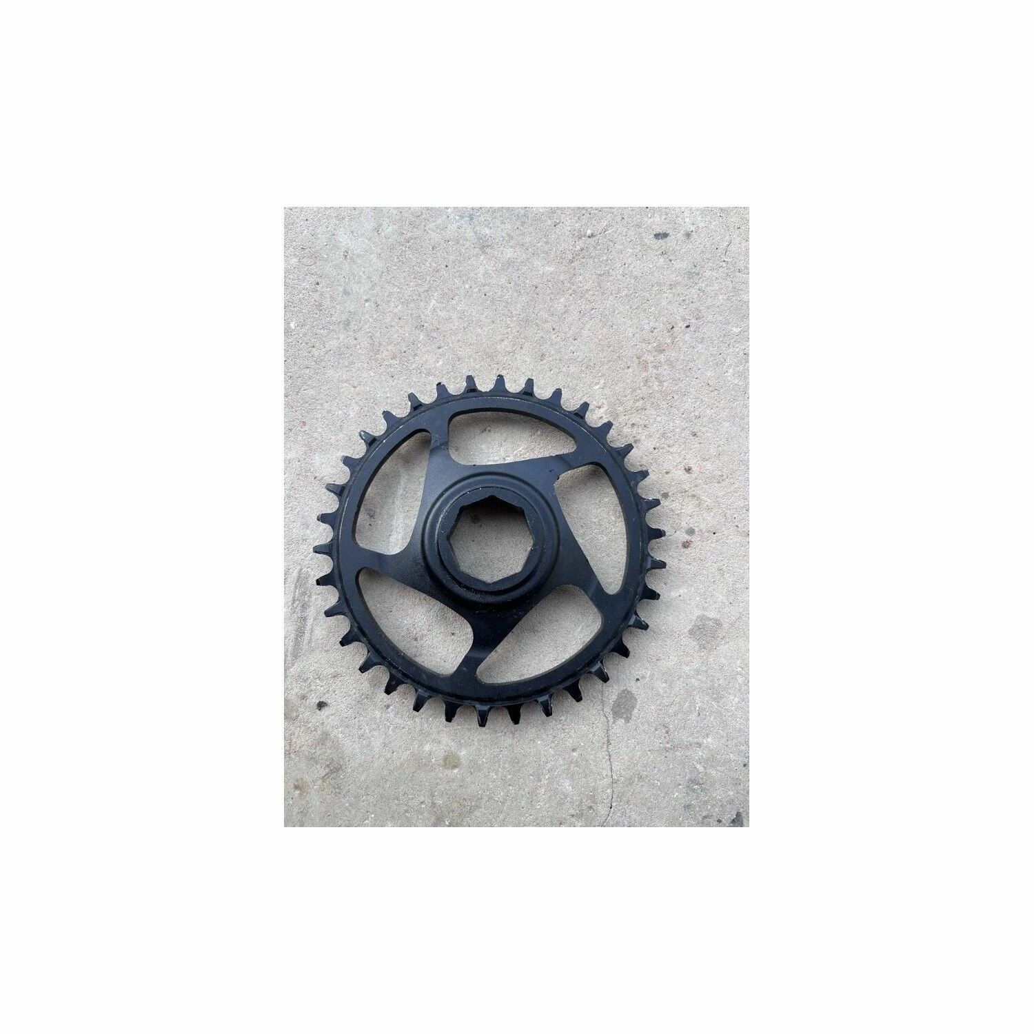 Plateau E-thirteen 4 Plateau E-thirteen – Image 2